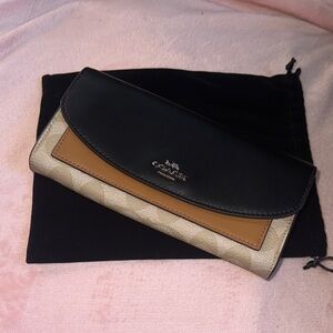 NWT Coach Slim colorblock wallet/iPhone holder